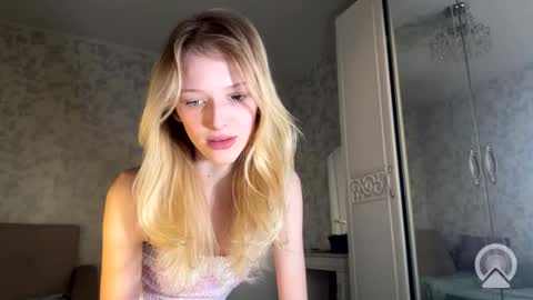 Snapshot of darlingdarinka chatting on 8, 9, 2025 D online show from 8, 9, 2025