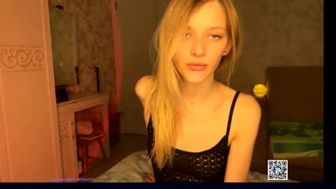 Snapshot of darlingdarinka chatting on 23, 9, 2025 D online show from 23, 9, 2025