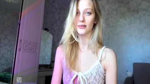 Snapshot of darlingdarinka chatting on 4, 10, 2025 D online show from 4, 10, 2025