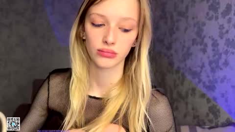 Snapshot of darlingdarinka chatting on 8, 11, 2025 D online show from 8, 11, 2025