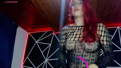 Darlyhooper online show from 23, 9, 2025