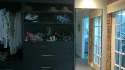 dartanian0001 online show from 25, 9, 2025