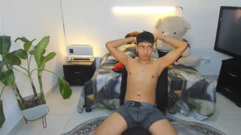 Snapshot of darwinandbrayan chatting on 2, 3, 2026 darwinandbrayan online show from 2, 3, 2026