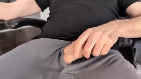 Snapshot of databass chatting on 6, 12, 2024 databass online show from 6, 12, 2024