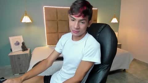 Snapshot of dav_nagel chatting on 25, 11, 2025 angel online show from 25, 11, 2025