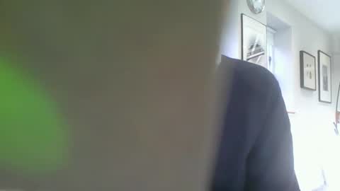 Snapshot of davesmth chatting on 16, 12, 2025 Davesmth online show from 16, 12, 2025