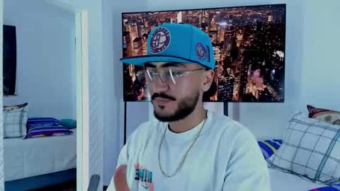 Hey im David that loves to explore and speak their fantasies. Very open talktative and nice. Feel free to chat with me online show from 8, 3, 2026