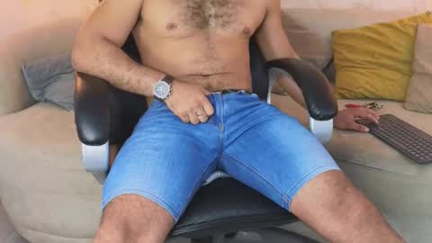 Snapshot of david_oliveira chatting on 8, 3, 2025 JF oliveira online show from 8, 3, 2025