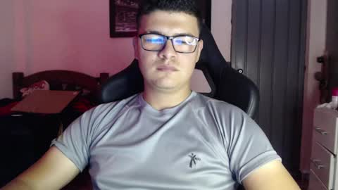 Snapshot of david_smit_ chatting on 19, 2, 2025 david smit online show from 19, 2, 2025