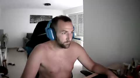 Snapshot of daviid420 chatting on 8, 7, 2026 daviid420 online show from 8, 7, 2026