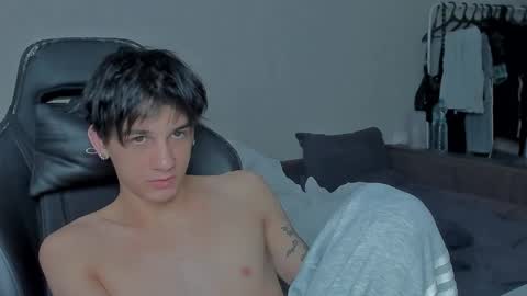 Snapshot of davisross chatting on 20, 12, 2024 davis online show from 20, 12, 2024