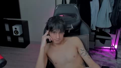 Snapshot of davisross chatting on 18, 2, 2025 davis online show from 18, 2, 2025