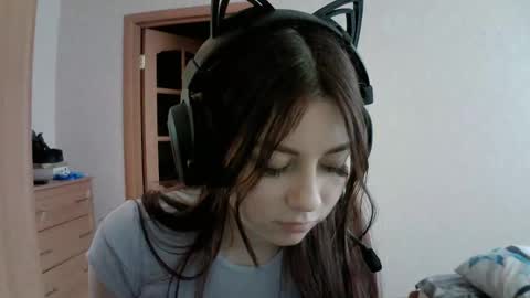 Snapshot of dawndollins chatting on 11, 3, 2025 Alice online show from 11, 3, 2025