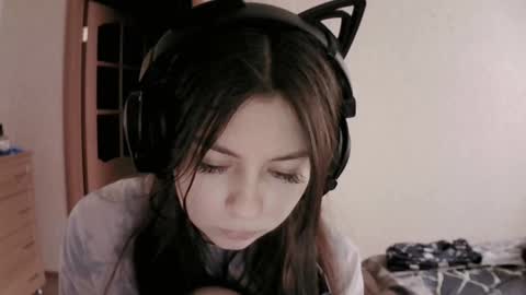 Snapshot of dawndollins chatting on 12, 3, 2025 Alice online show from 12, 3, 2025