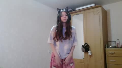 Snapshot of dawndollins chatting on 22, 9, 2025 Alice online show from 22, 9, 2025