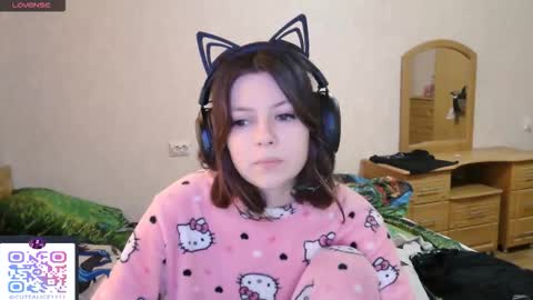 Snapshot of dawndollins chatting on 2, 10, 2025 Alice online show from 2, 10, 2025