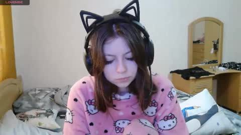 Snapshot of dawndollins chatting on 7, 10, 2025 Alice online show from 7, 10, 2025