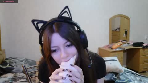 Snapshot of dawndollins chatting on 10, 10, 2025 Alice online show from 10, 10, 2025