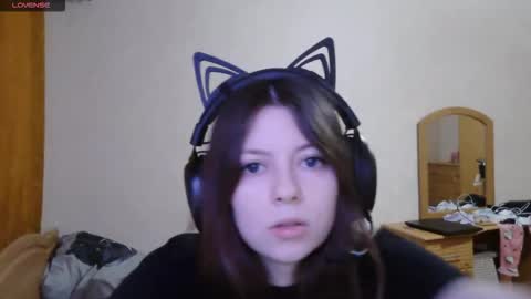 Snapshot of dawndollins chatting on 20, 10, 2025 Alice online show from 20, 10, 2025