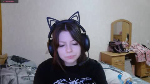 Snapshot of dawndollins chatting on 22, 10, 2025 Alice online show from 22, 10, 2025