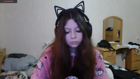 Snapshot of dawndollins chatting on 23, 10, 2025 Alice online show from 23, 10, 2025