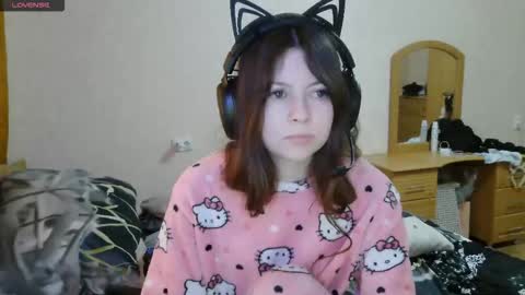 Snapshot of dawndollins chatting on 25, 10, 2025 Alice online show from 25, 10, 2025