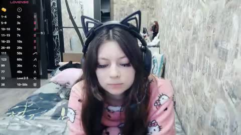 Snapshot of dawndollins chatting on 21, 11, 2025 Alice online show from 21, 11, 2025