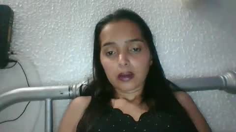 dayana_cruz online show from 15, 4, 2026