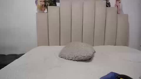 instagram  catherin dayana reina online show from 16, 10, 2025