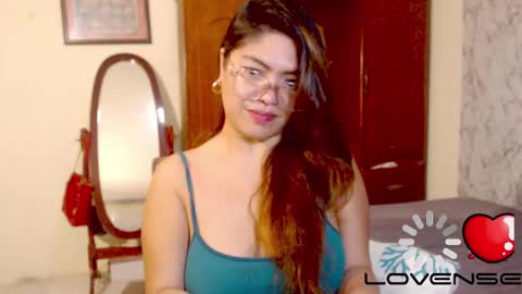 Snapshot of daze2love chatting on 18, 12, 2024 daze2love online show from 18, 12, 2024