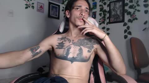 Snapshot of dazzayyy chatting on 5, 12, 2024 dazzayy online show from 5, 12, 2024