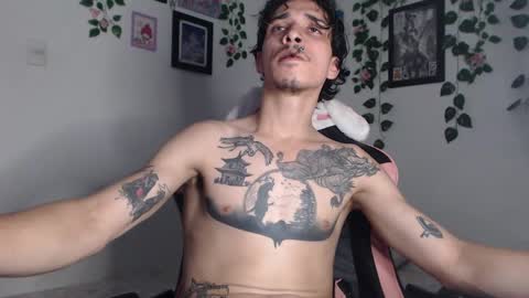 Snapshot of dazzayyy chatting on 6, 12, 2024 dazzayy online show from 6, 12, 2024