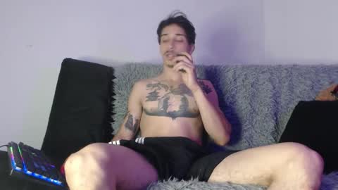 Snapshot of dazzayyy chatting on 8, 10, 2025 dazzayy online show from 8, 10, 2025