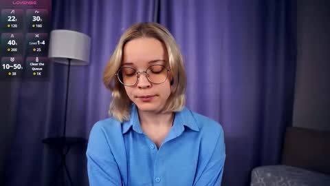 Charlie 18yo online show from 17, 9, 2025