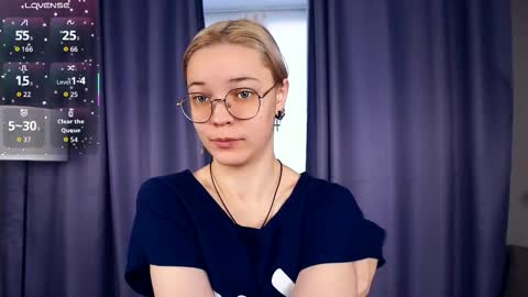 Charlie 18yo online show from 27, 10, 2025