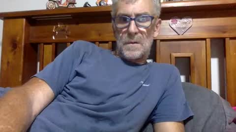deanofflove2210 online show from 8, 2, 2025