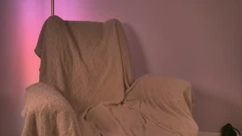 Snapshot of dearmoa chatting on 18, 4, 2026 Moa . online show from 18, 4, 2026