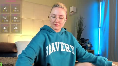 Debbie Mon Tue Fri Sun Sat GMT 3 1000am - 0400pm  online show from 8, 4, 2026