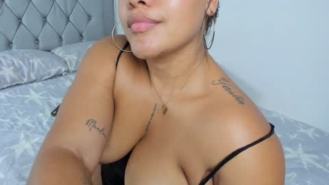 Snapshot of debora_buchanans chatting on 8, 1, 2025 Debora online show from 8, 1, 2025