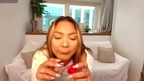 Debra online show from 11, 3, 2026