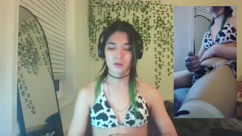 deciduousdoll online show from 18, 9, 2025