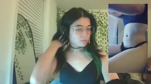 deciduousdoll online show from 4, 10, 2025