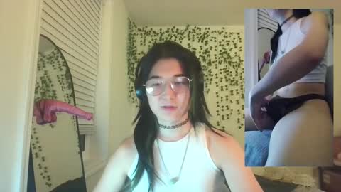 deciduousdoll online show from 5, 10, 2025