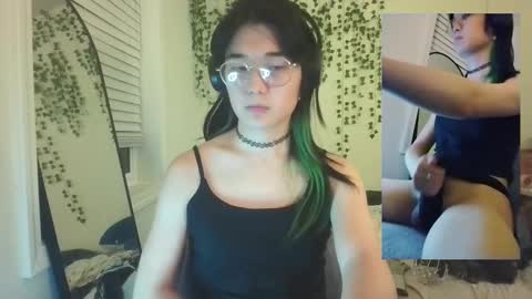 deciduousdoll online show from 6, 10, 2025