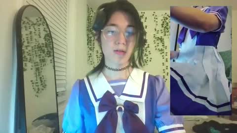 deciduousdoll online show from 9, 11, 2025