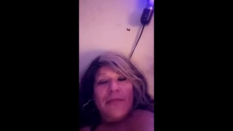 Snapshot of deedeedoll1982 chatting on 20, 12, 2025 Plus size Tranny ready for you all online show from 20, 12, 2025