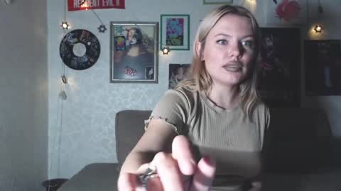 deepholedayss online show from 12, 4, 2026