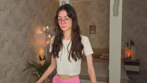 Snapshot of defeded_lovee chatting on 5, 10, 2025 Amy online show from 5, 10, 2025