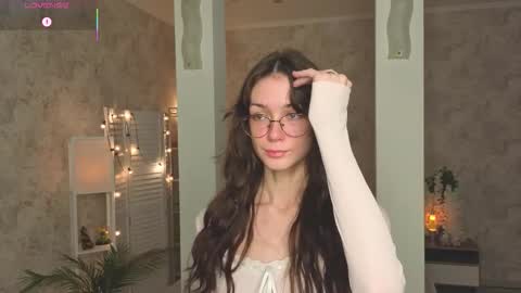 Snapshot of defeded_lovee chatting on 8, 10, 2025 Amy online show from 8, 10, 2025