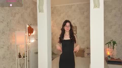 Snapshot of defeded_lovee chatting on 11, 10, 2025 Amy online show from 11, 10, 2025